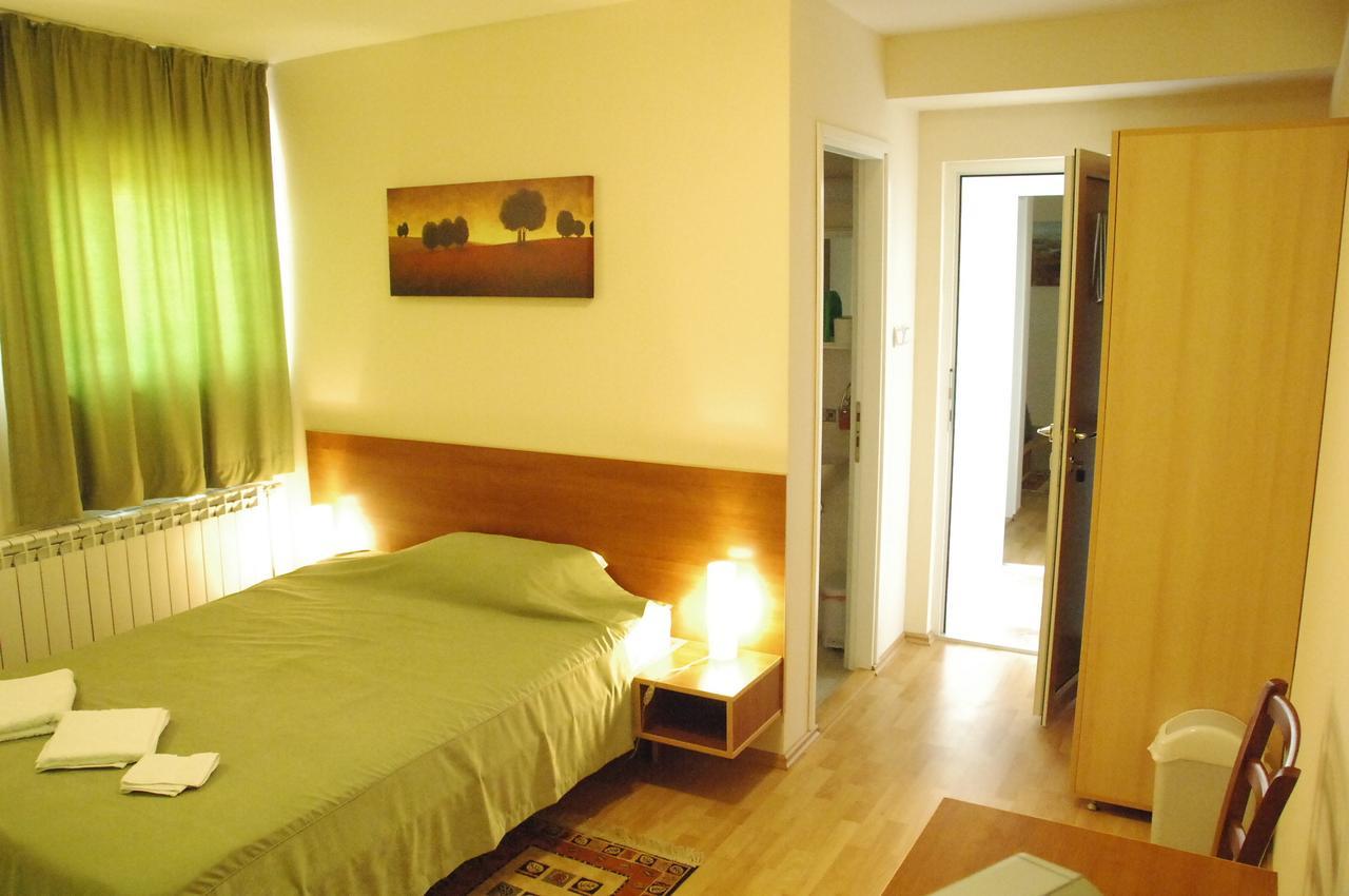 Villa Nevenka Rooms Belgrado Quarto foto